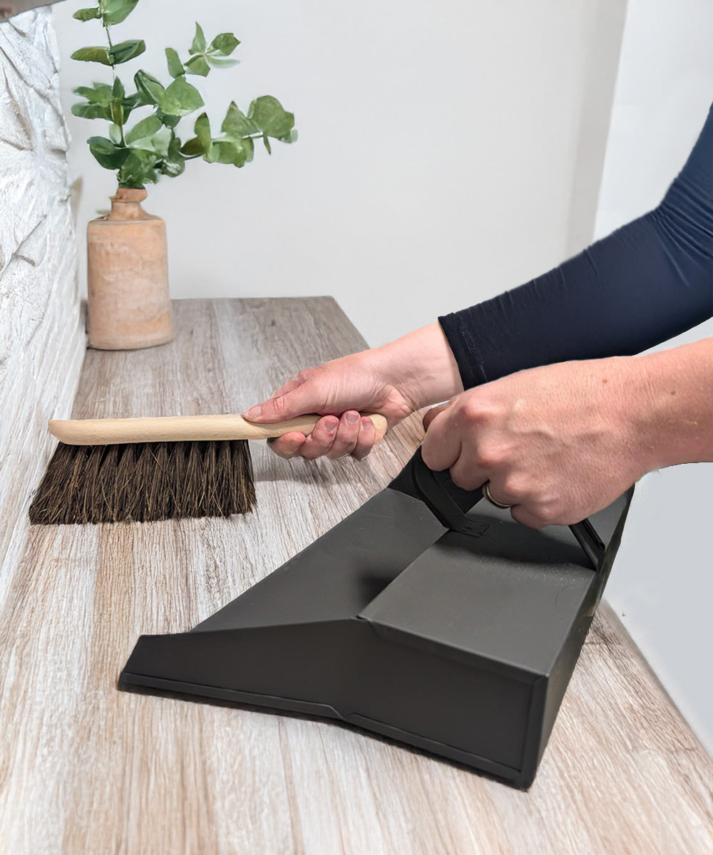 Finest by Hillbrush Dustpan & Gumati Brush Set (Medium Stiff)